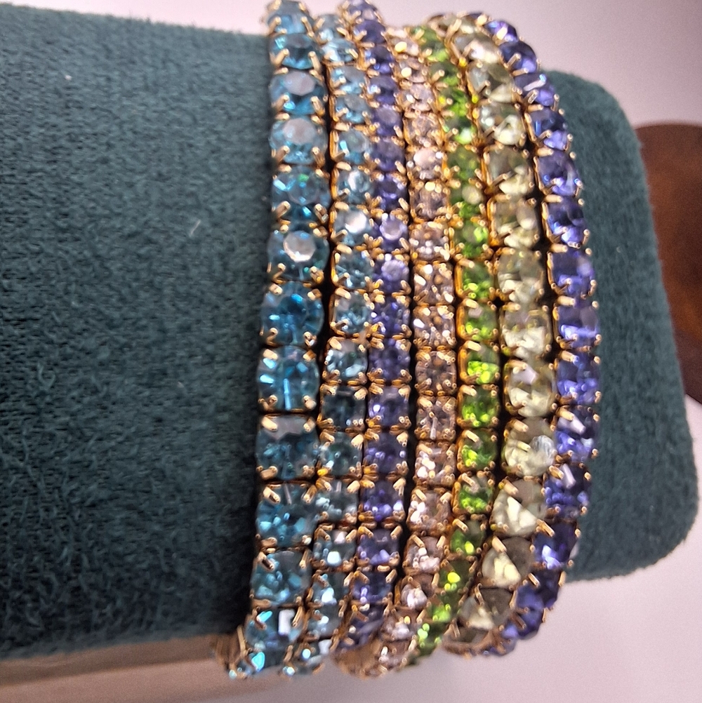 Bijoux Bar Multi-Row Crystal Stretch Bracelet – Gold Tone – NWT - Picture 5 of 7